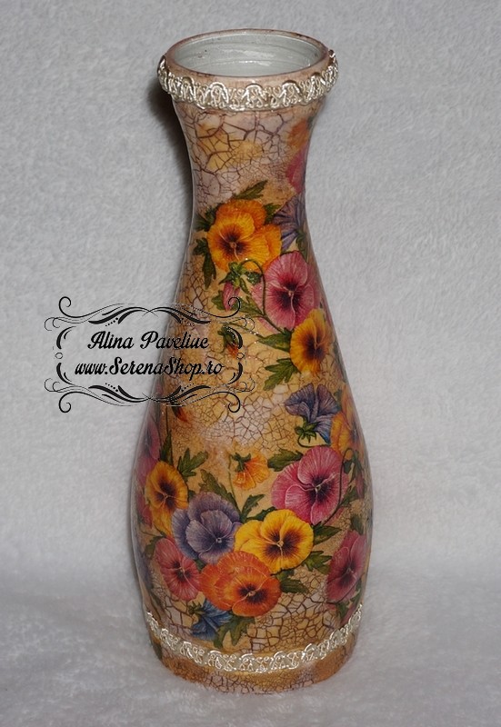 Vaza de sticla decorata PANSELUTE