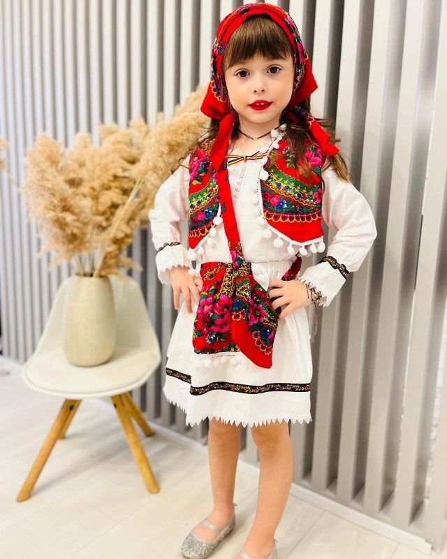 Costum rochita populara traditionala pentru fetite ILEANA