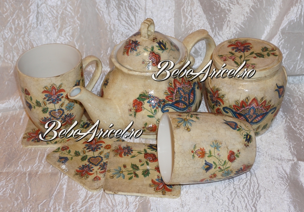 Set de ceramica pentru ceai sau ciocolata calda decorat handmade TRADITIONAL