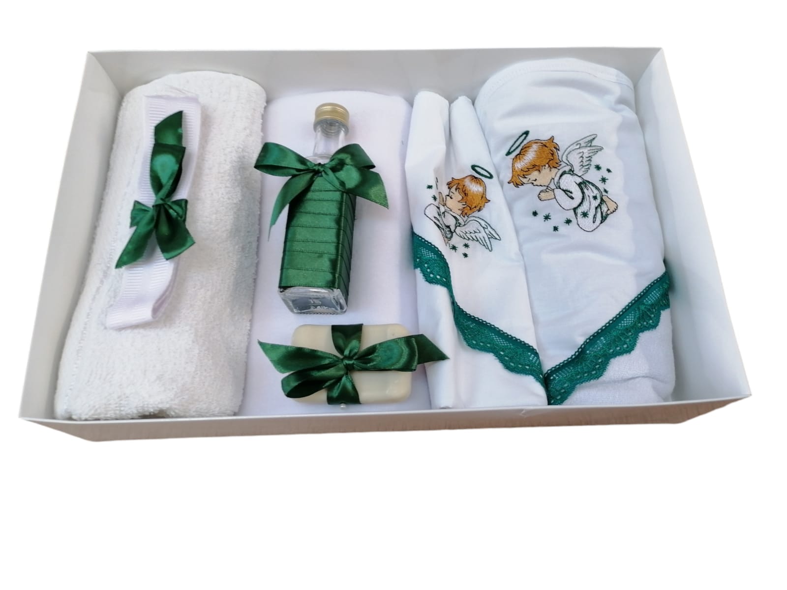 Trusou pentru botez (7 piese) brodat - INGERAS