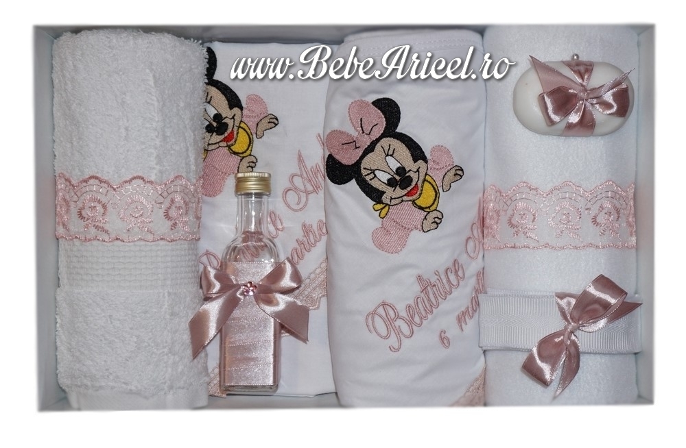 Trusou pentru botez (7 piese) brodat - BABY MINNIE MOUSE