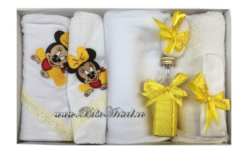 Trusou pentru botez (7 piese) brodat - BABY MINNIE MOUSE