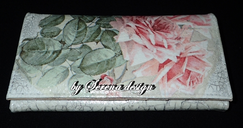 Portofel pictat si decorat prin tehnica decoupage Vintage Roses