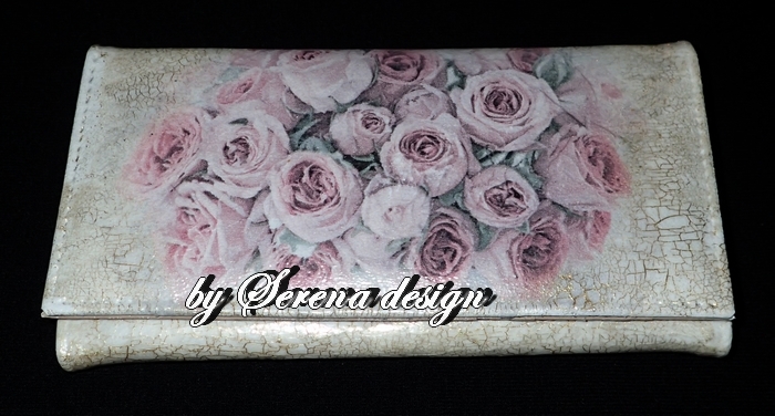 Portofel pictat si decorat prin tehnica decoupage Vintage Roses