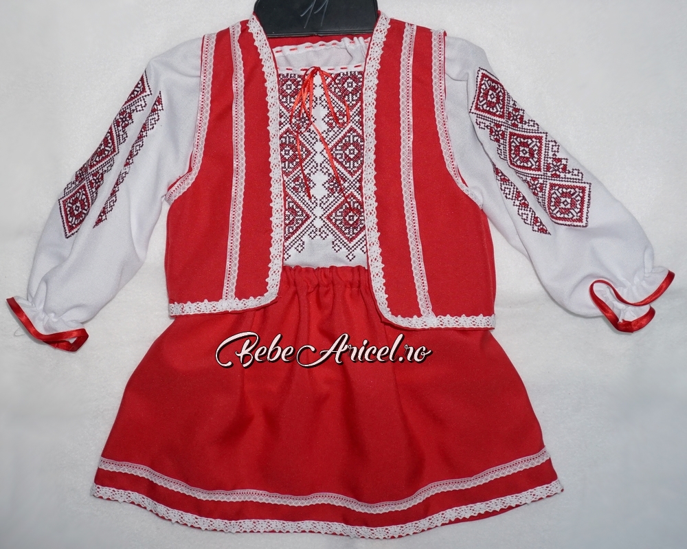 Costum popular traditional pentru fetite 