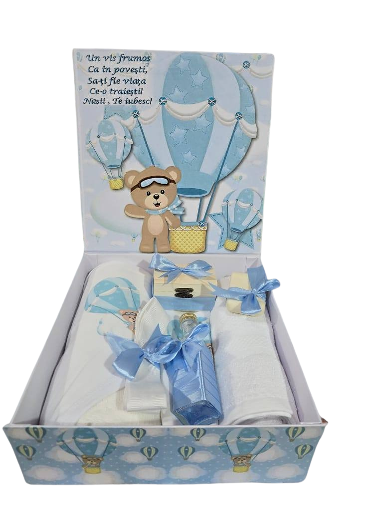 Pachet 8 piese: trusou pentru botez 7 piese si cutie pentru trusou - URSULET PILOT