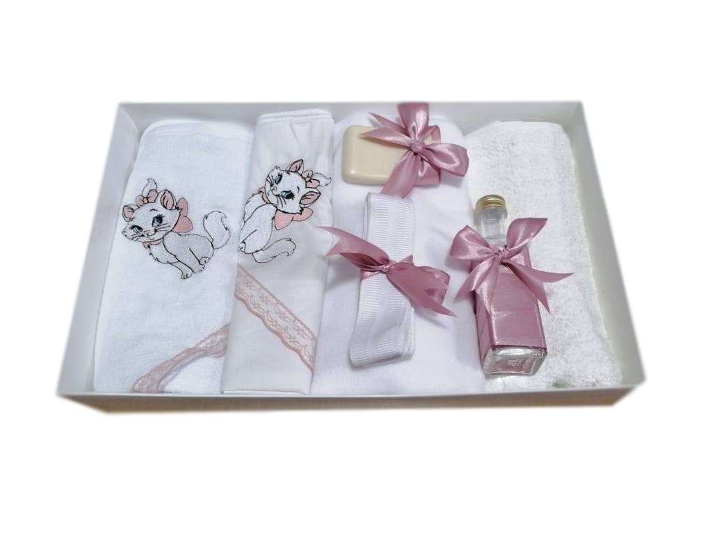 Trusou pentru botez (7 piese) brodat - PISICUTA MARIE