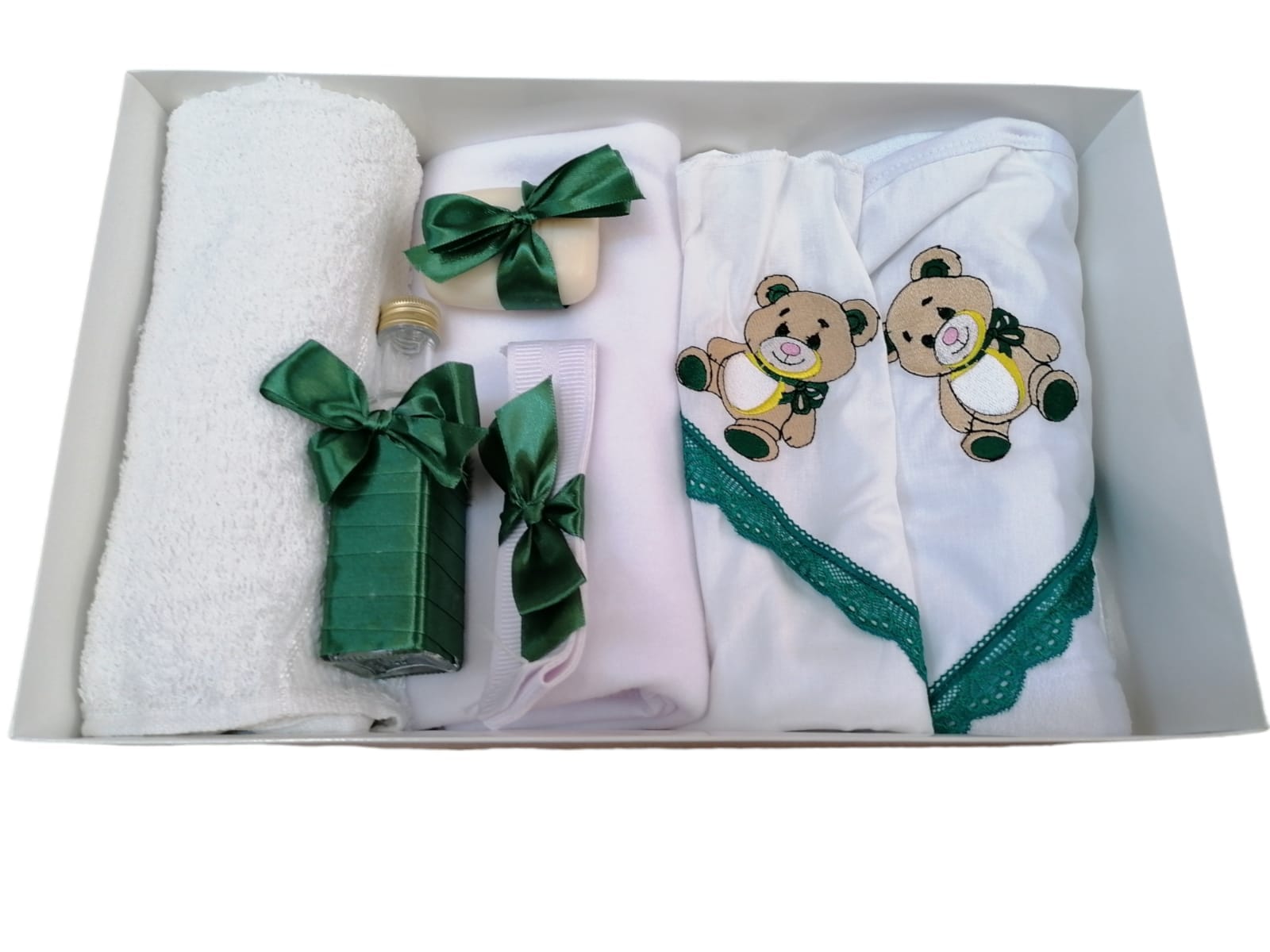 Trusou pentru botez (7 piese) brodat - URSULET 